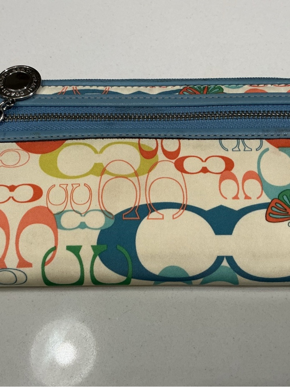 Coach Wristlet Wallet Signature Print Blue Trim Zip Around - Picture 2 of 9